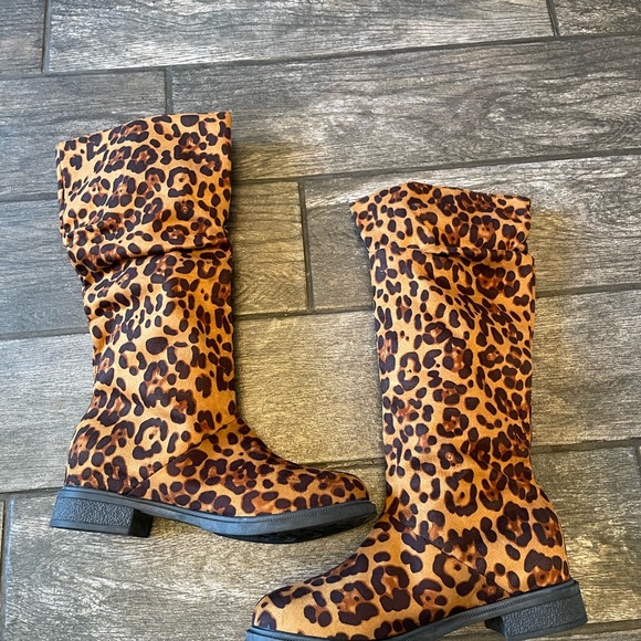 Leopard Print Knee-High Boots - Picture 2 of 6